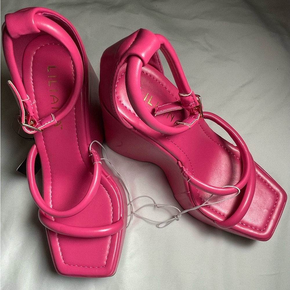 Liliana Hot Pink Wedge Sandals Size 7 NWT
